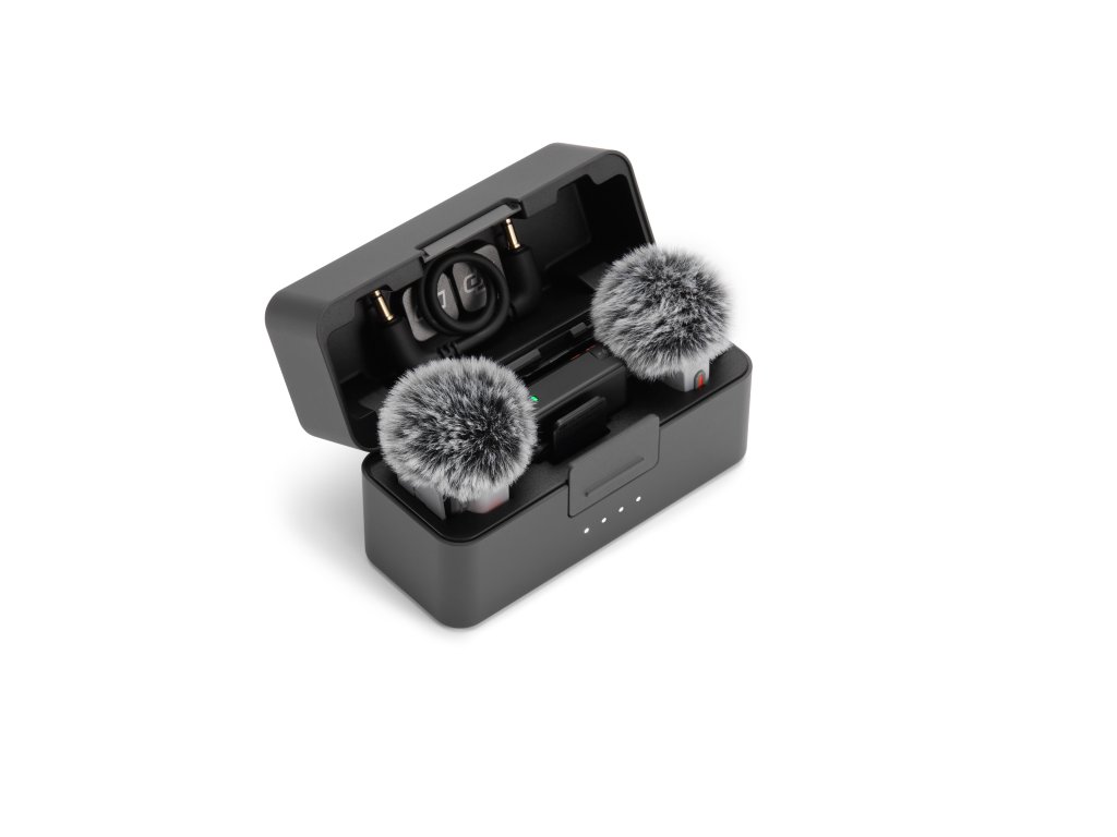 Otevřené plné nabíjecí pouzdro DJI Mic Mini 2S z bočního pohledu