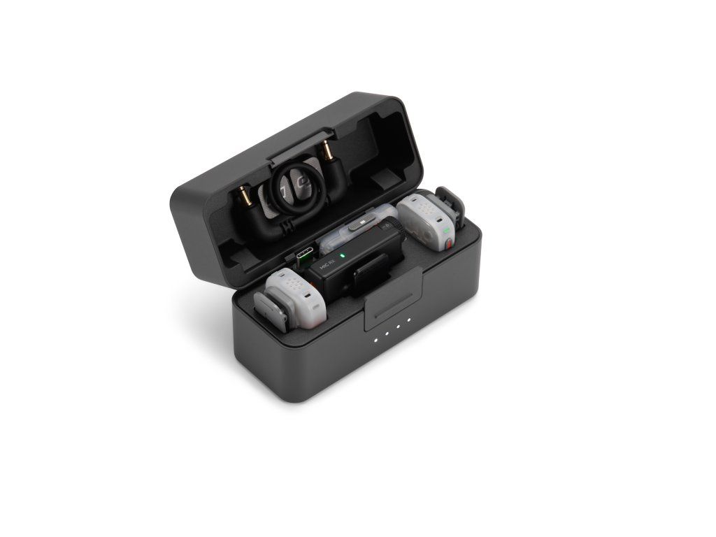 Otevřené plné pouzdro DJI Mic Mini 2S z bočního pohledu
