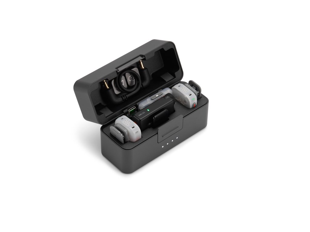 Otevřené plné pouzdro DJI Mic Mini 2S z bočního pohledu