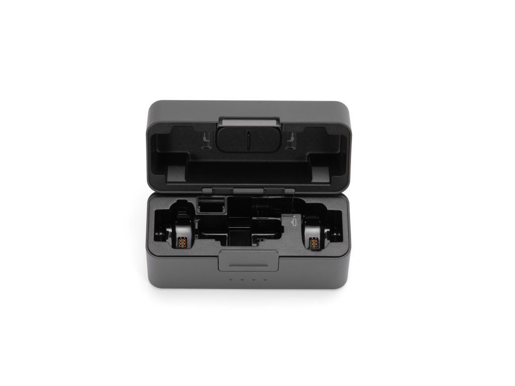 Otevřené prázdné nabíjecí pouzdro DJI Mic Mini 2S s vyhrazenými pozicemi pro komponenty