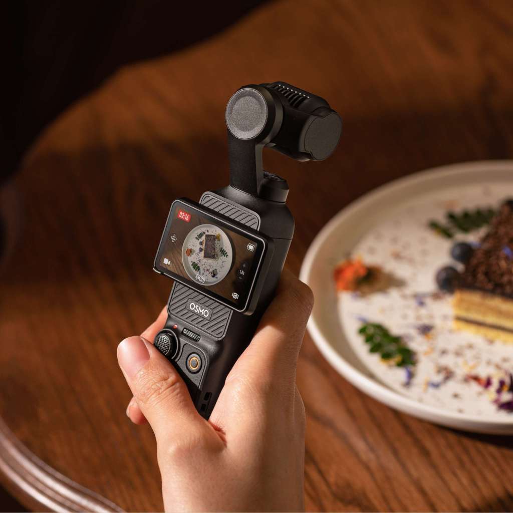 DJI Osmo Pocket 3 při natáčení jídla