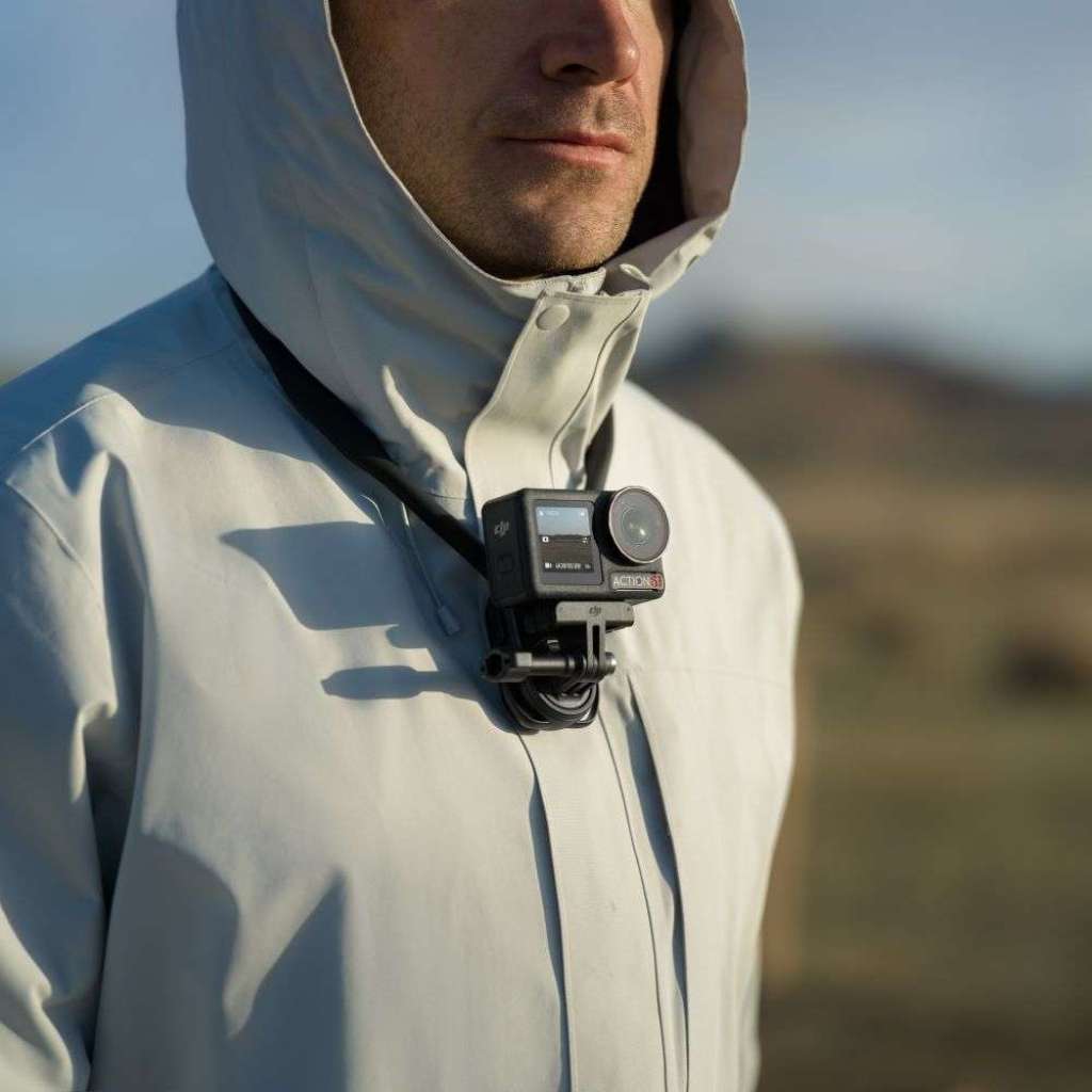 DJI Osmo Hanging Neck Mount Max při hands-free natáčení z pohledu první osoby