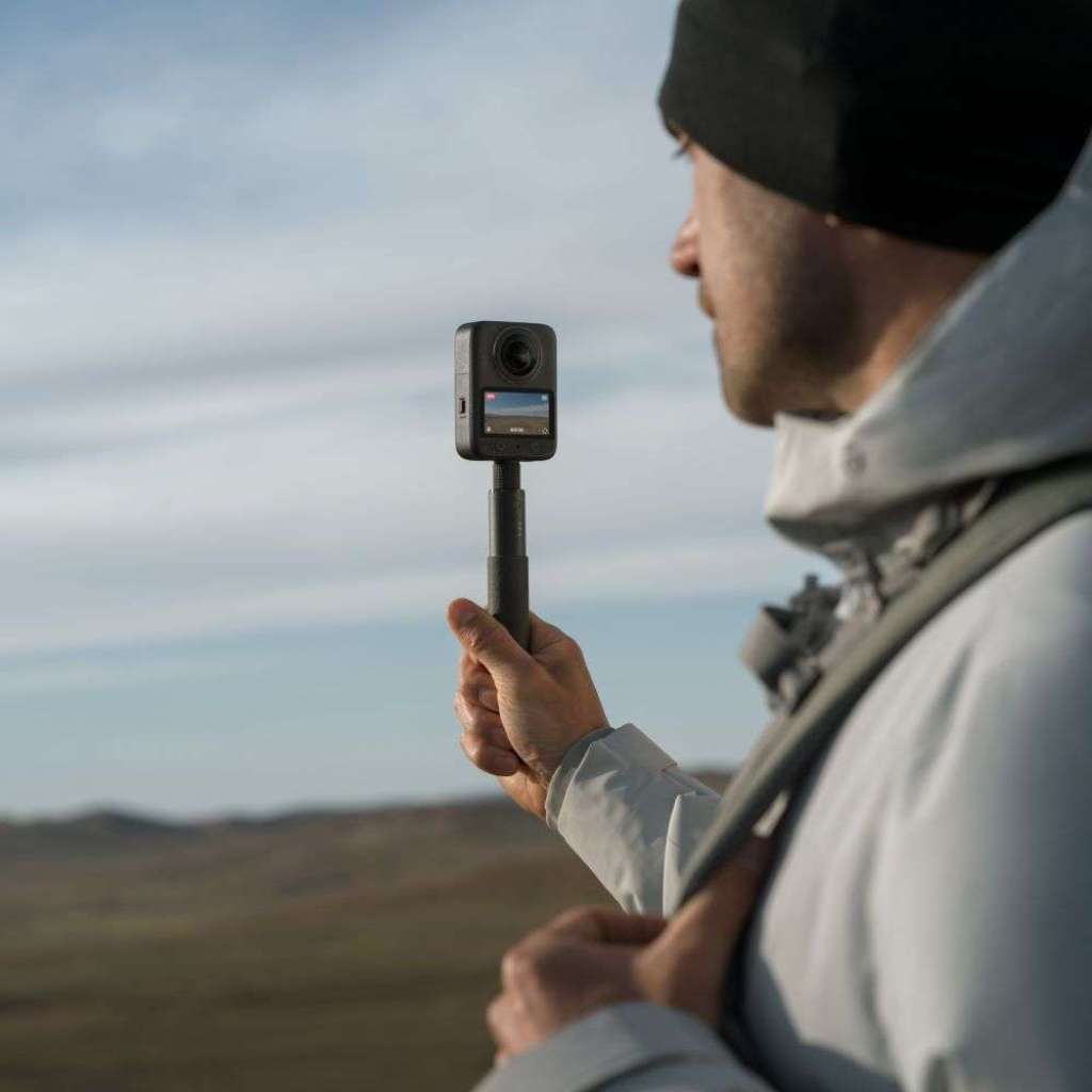 DJI Osmo 70cm Invisible Selfie Stick při natáčení v exteriéru