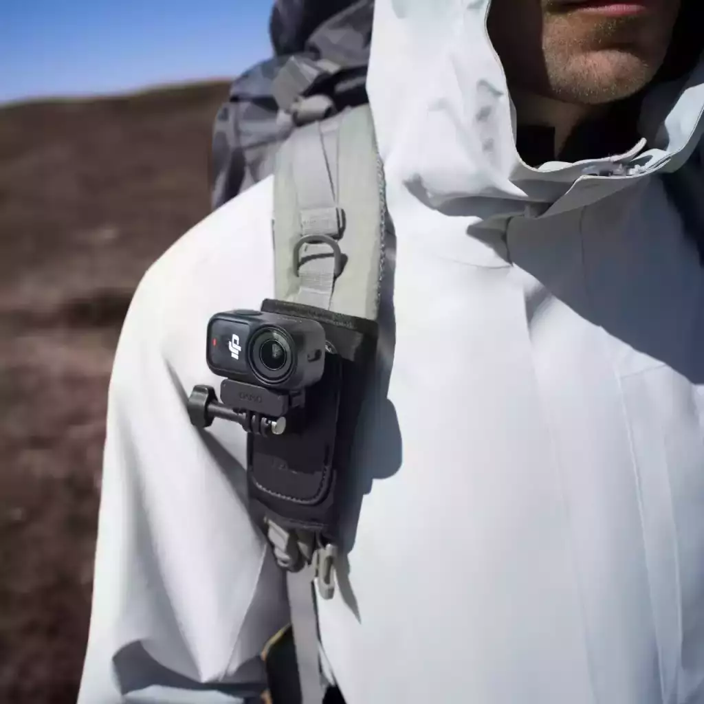 DJI Osmo Nano používaná jako nositelná hands-free kamera